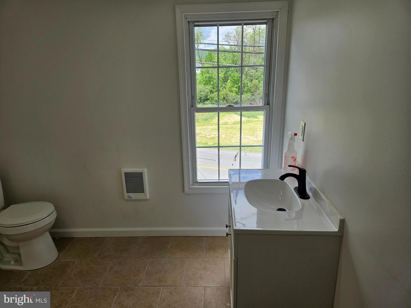 689 Barnesville Dr Property Photo 14