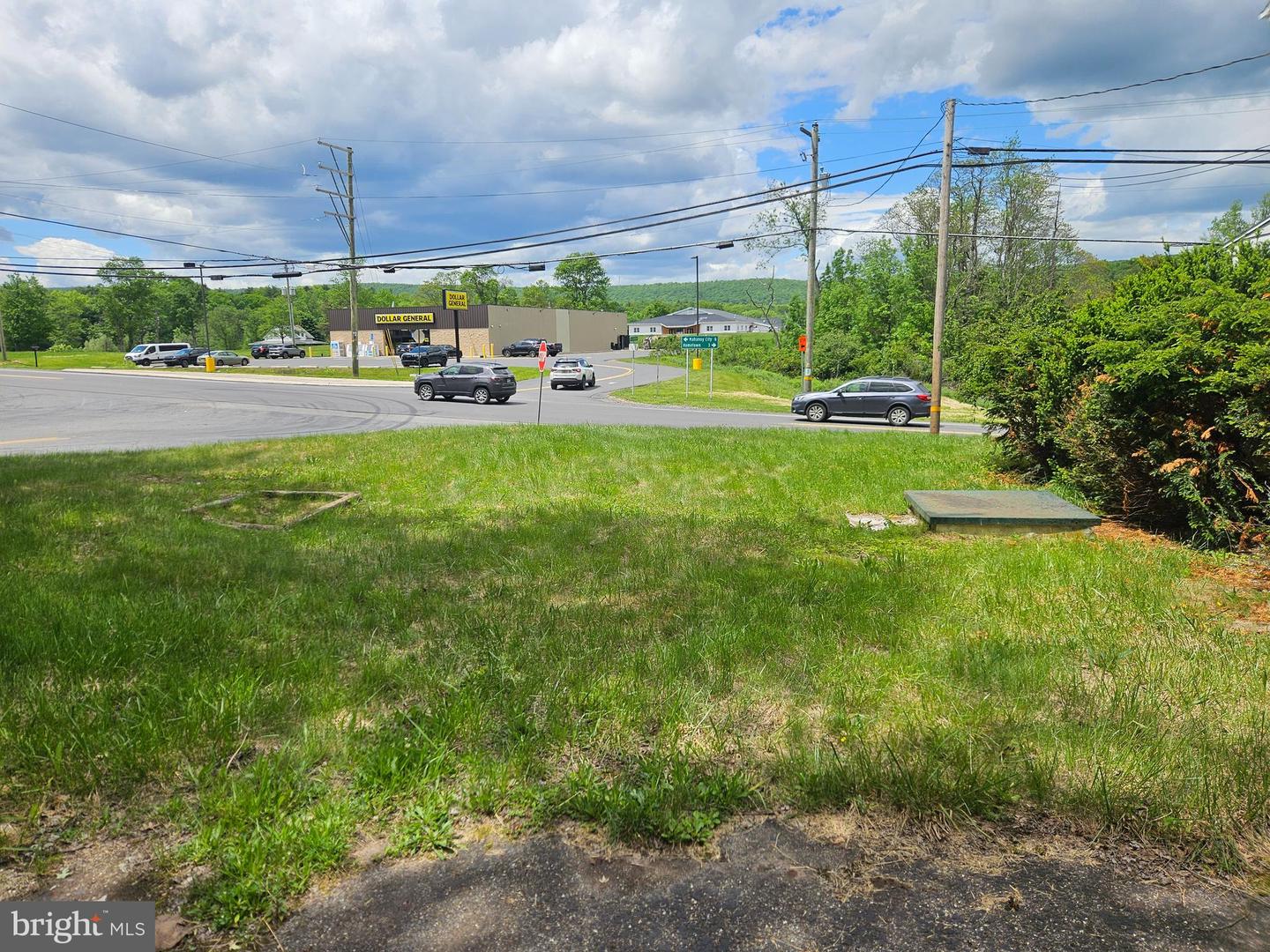 689 Barnesville Dr Property Photo 20