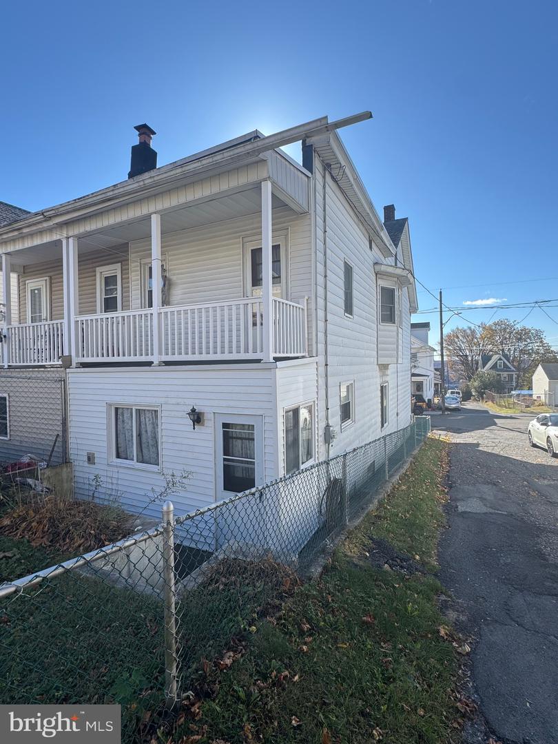 227 Florida Ave Property Photo 10
