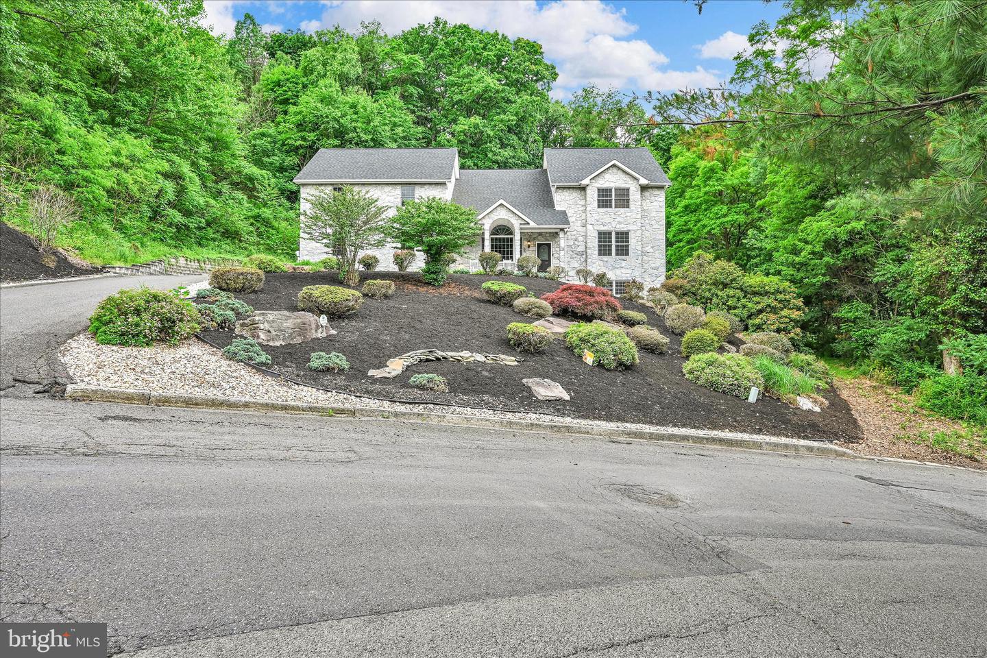 1289 Oak Terrace Ln Property Photo 4