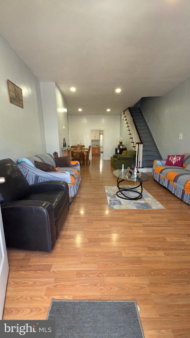 332 S Jardin Property Photo 2