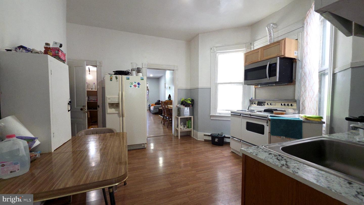 332 S Jardin Property Photo 7