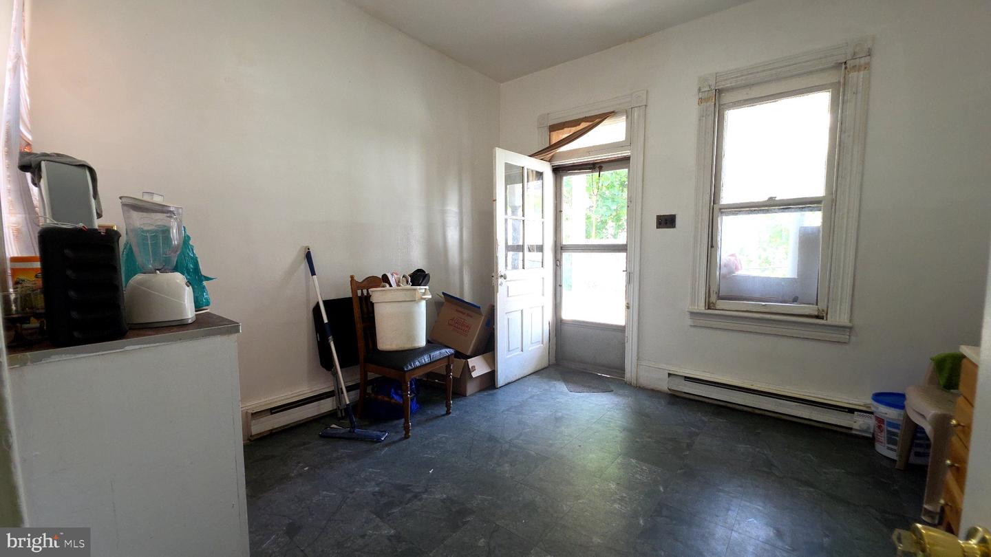 332 S Jardin Property Photo 8