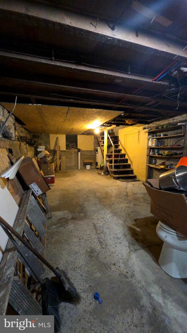 332 S Jardin Property Photo 14
