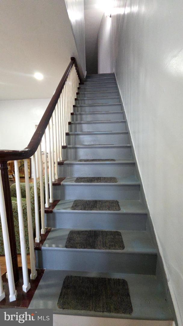 332 S Jardin Property Photo 17