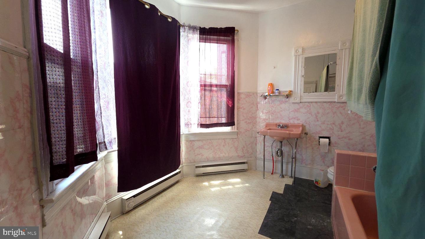 332 S Jardin Property Photo 19