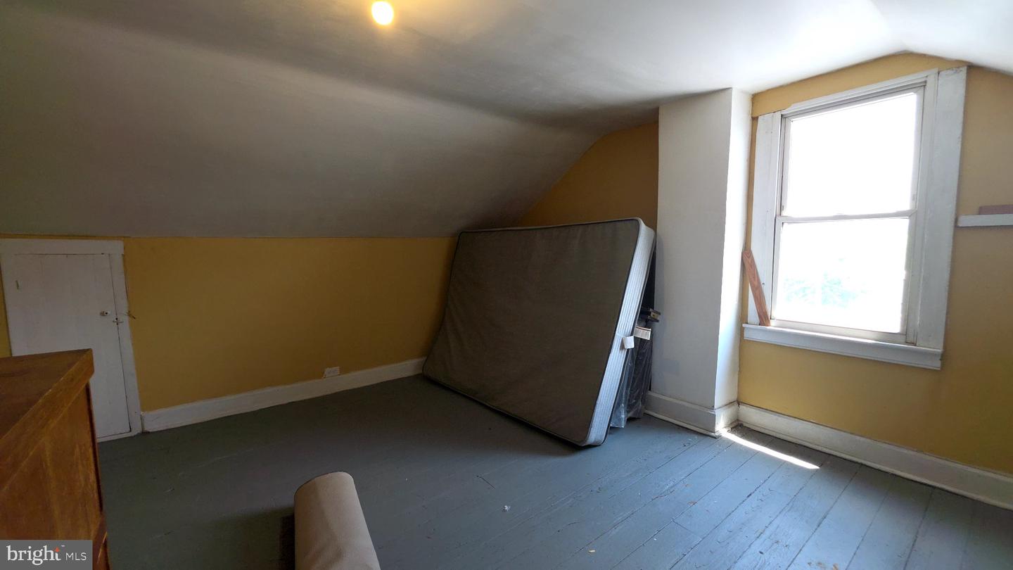 332 S Jardin Property Photo 27
