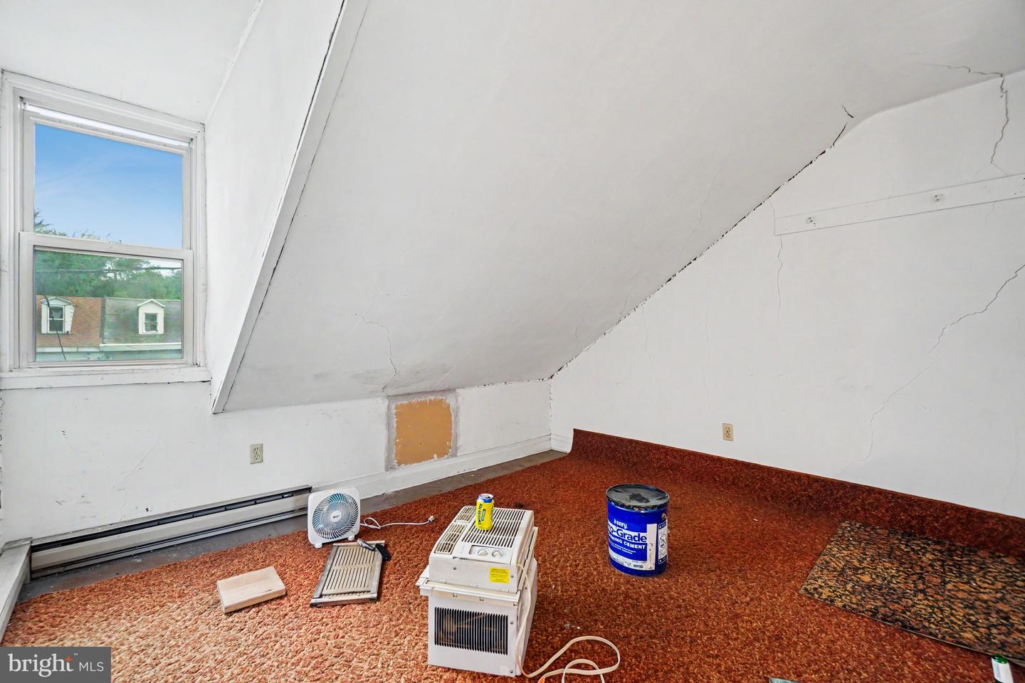 818 E Centre St Property Photo 22