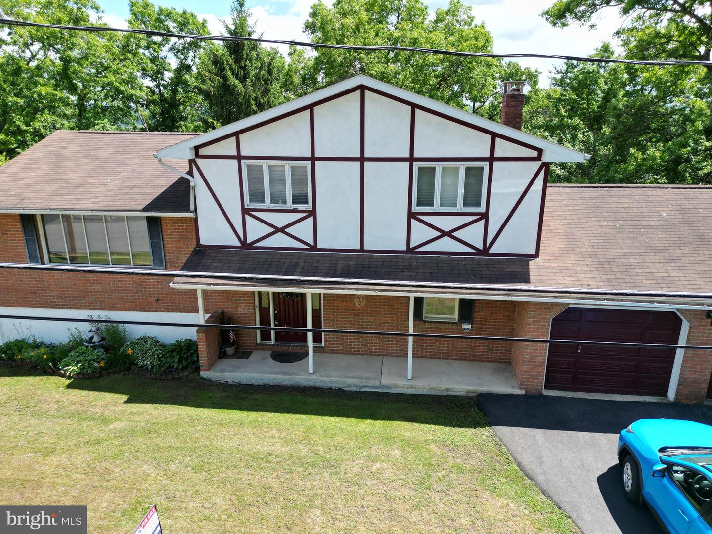 360 Ohio Ave Property Photo 1