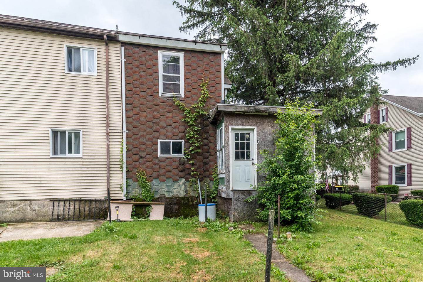 402 Hobart St Property Photo 32