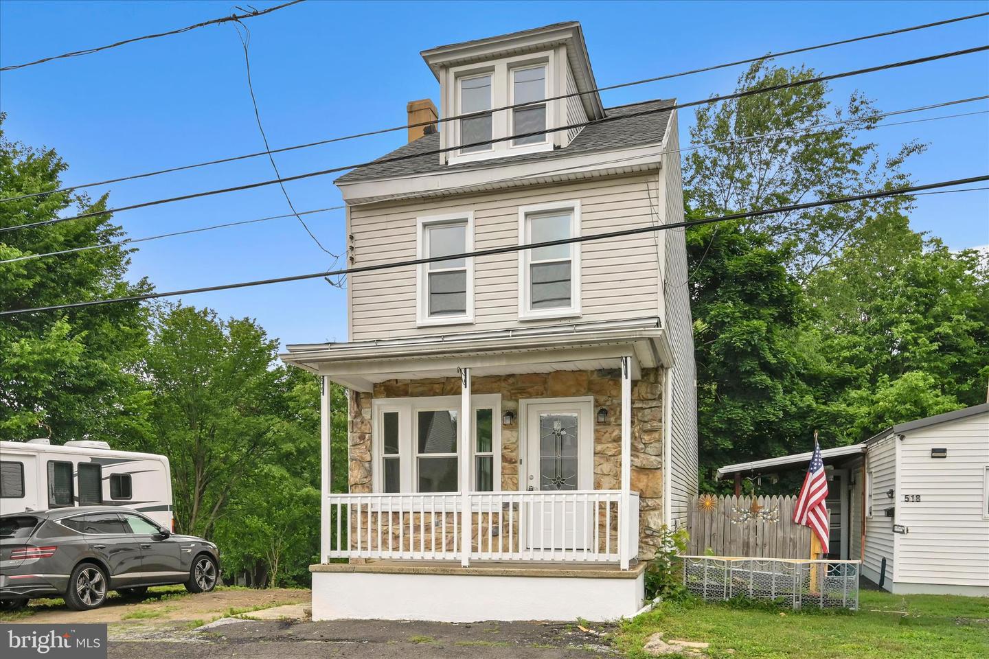 516 5th St Property Photo 4