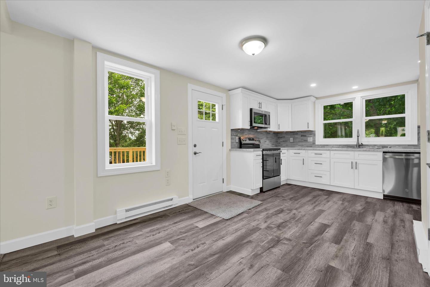516 5th St Property Photo 11