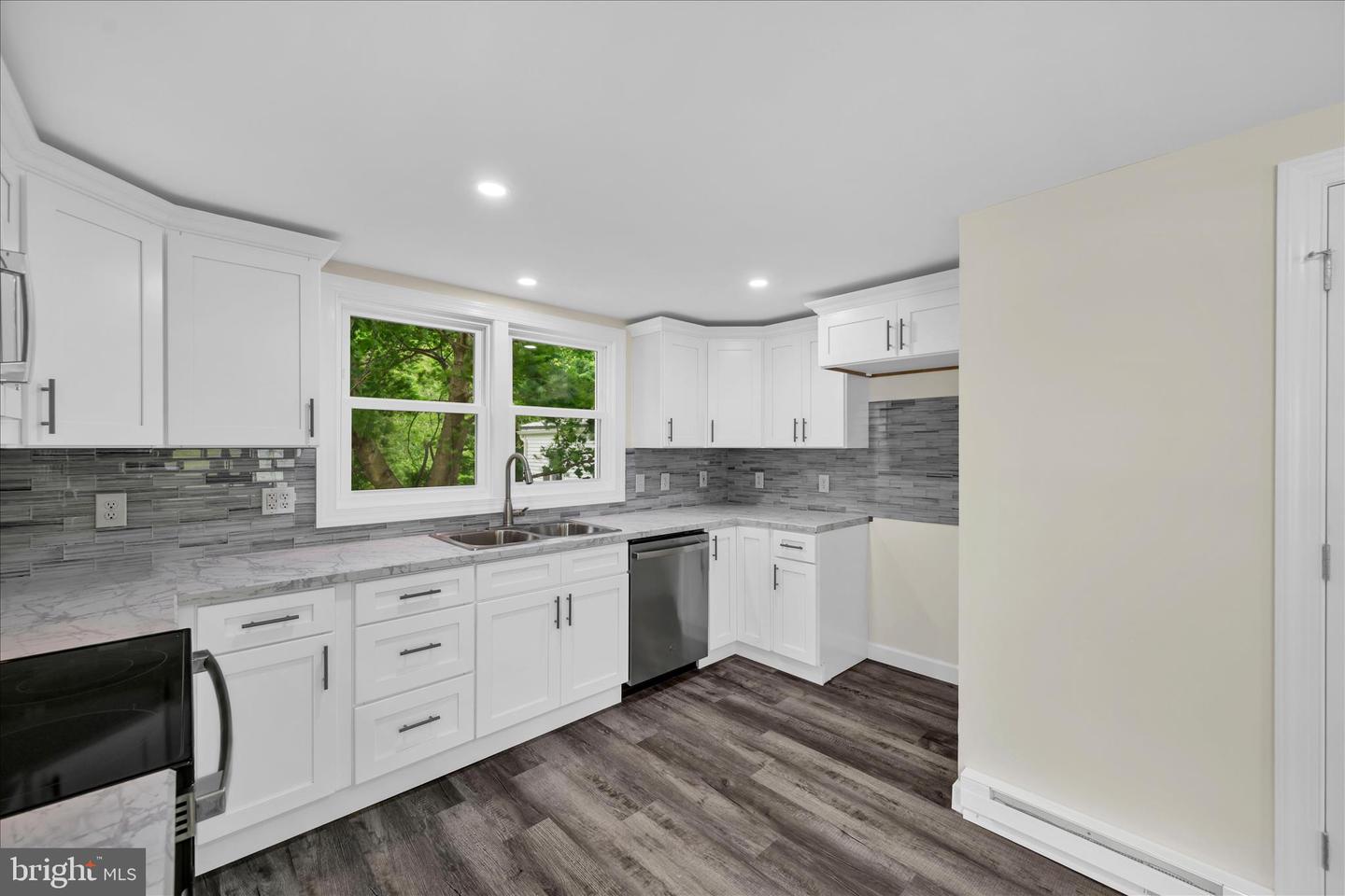 516 5th St Property Photo 13