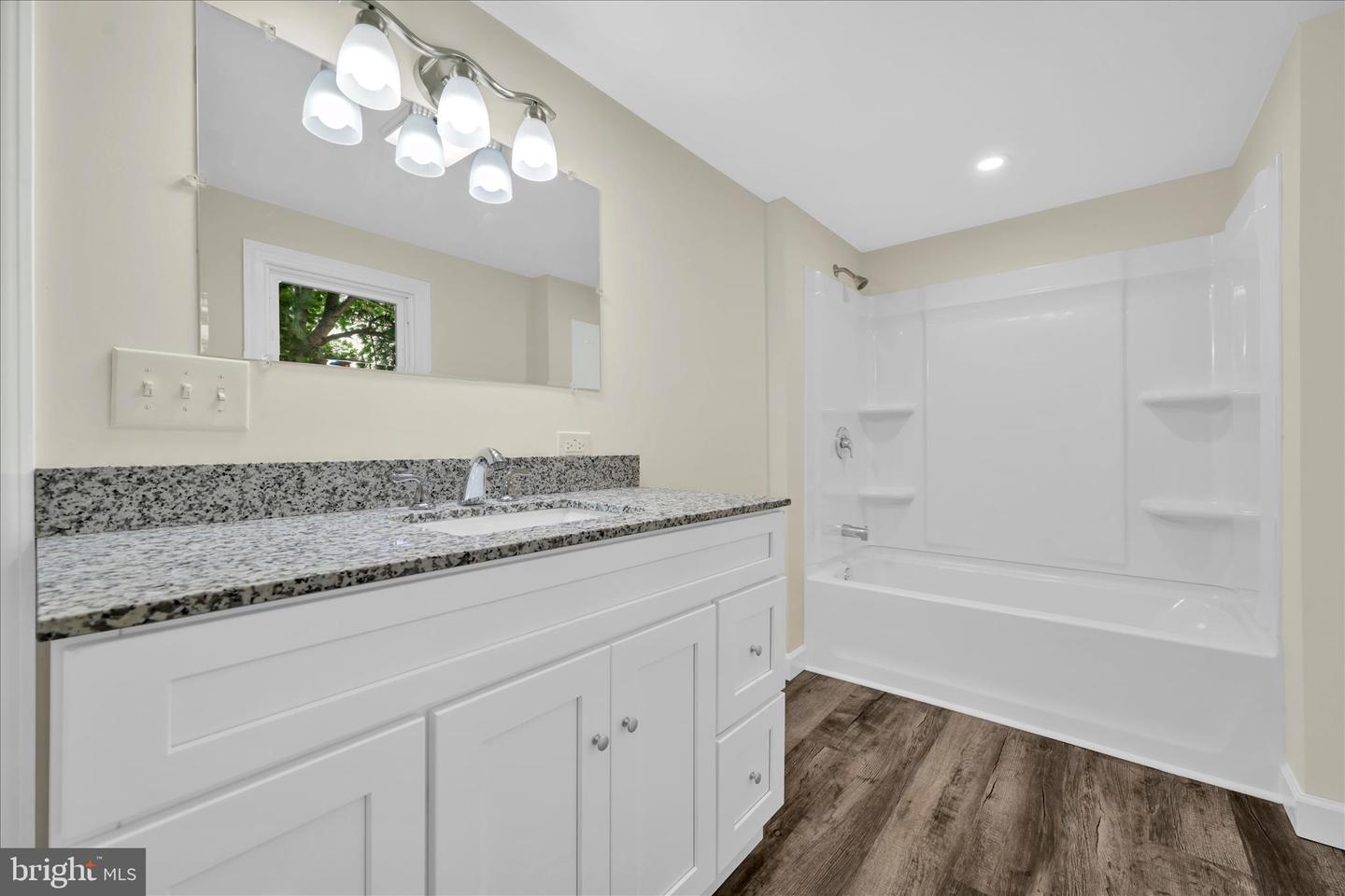 516 5th St Property Photo 18