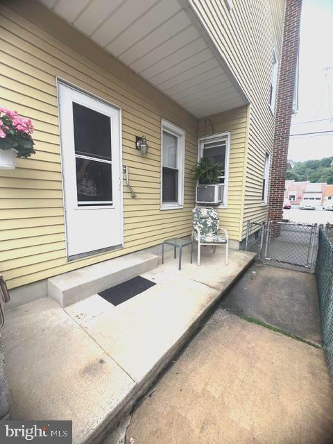 317 Centre Ave Property Photo 3