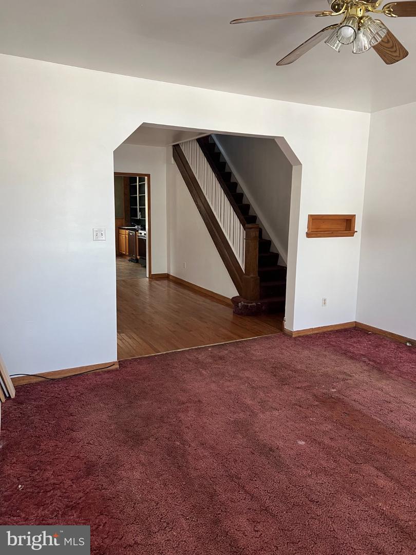 1653 W Norwegian St Property Photo 2