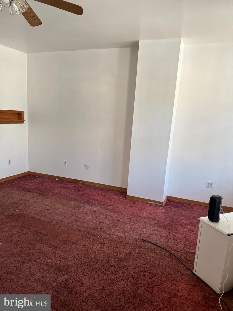 1653 W Norwegian St Property Photo 3