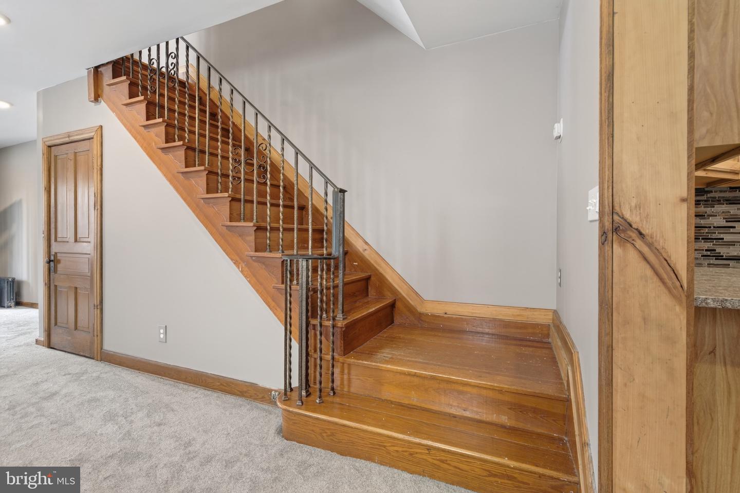 43 E Phillips St Property Photo 23