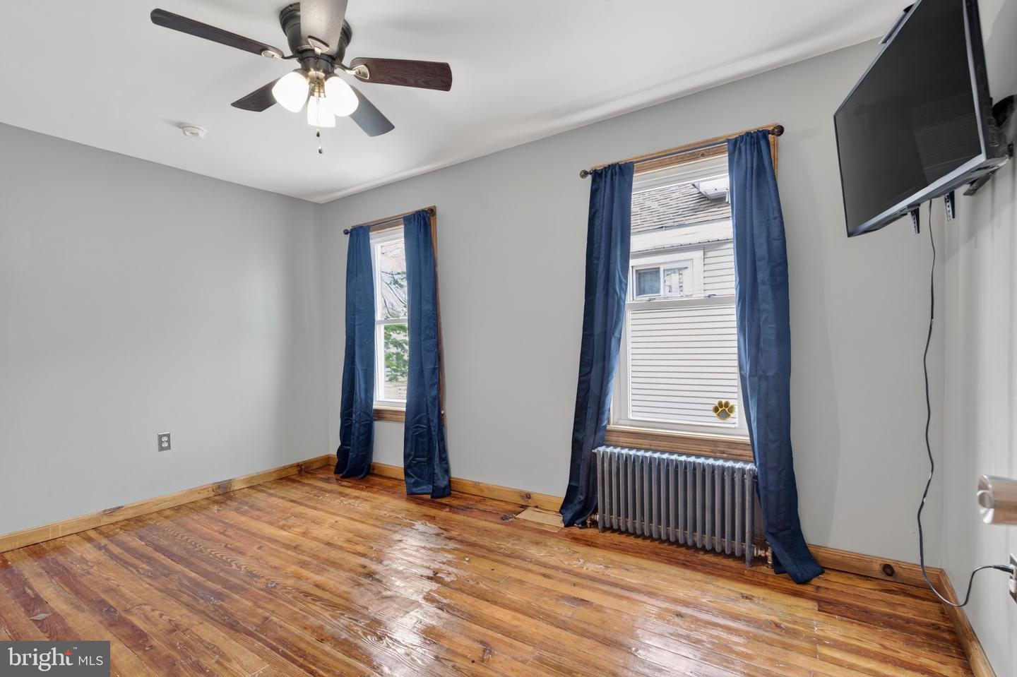 43 E Phillips St Property Photo 27