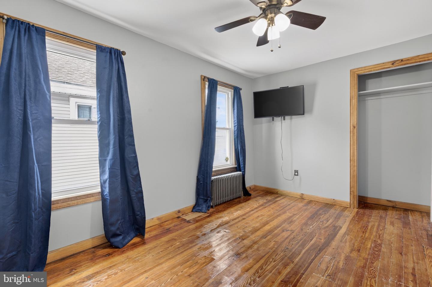 43 E Phillips St Property Photo 28