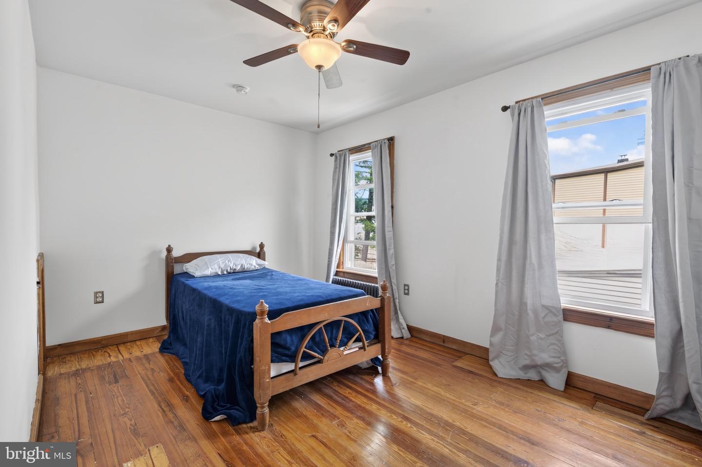 43 E Phillips St Property Photo 29