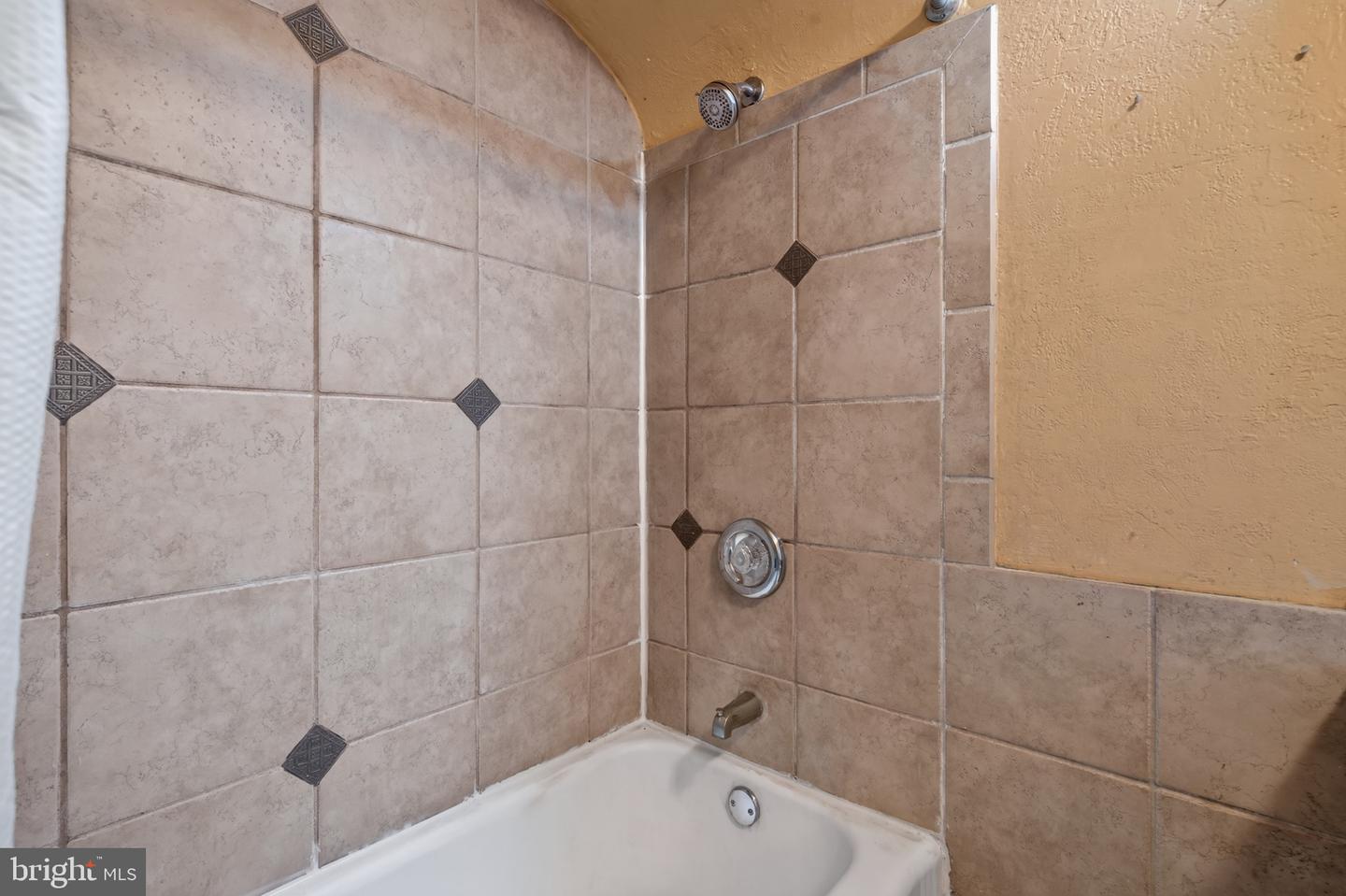 43 E Phillips St Property Photo 36