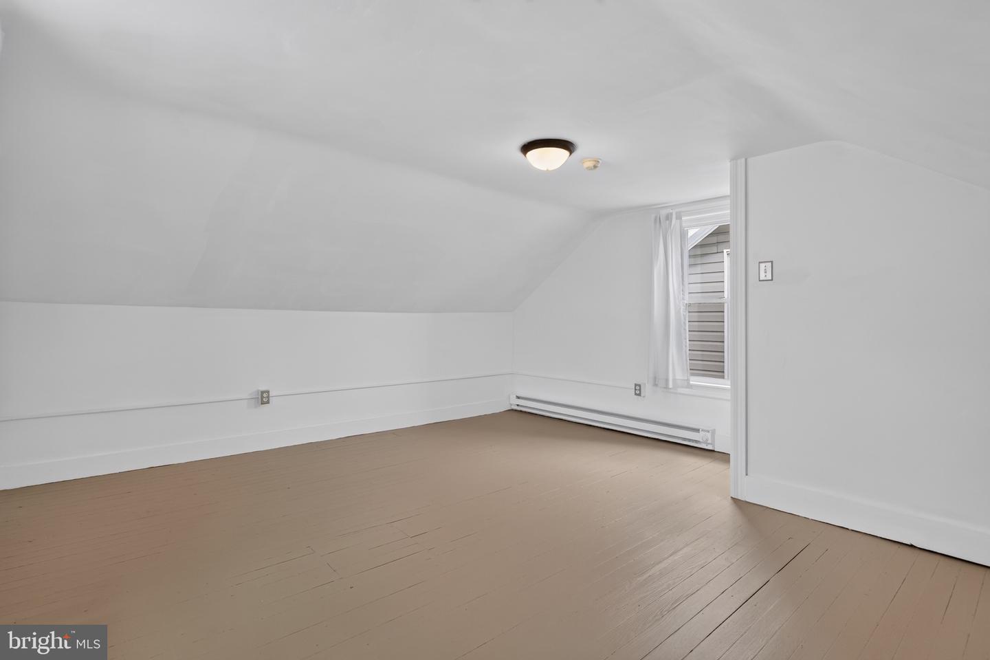 43 E Phillips St Property Photo 39