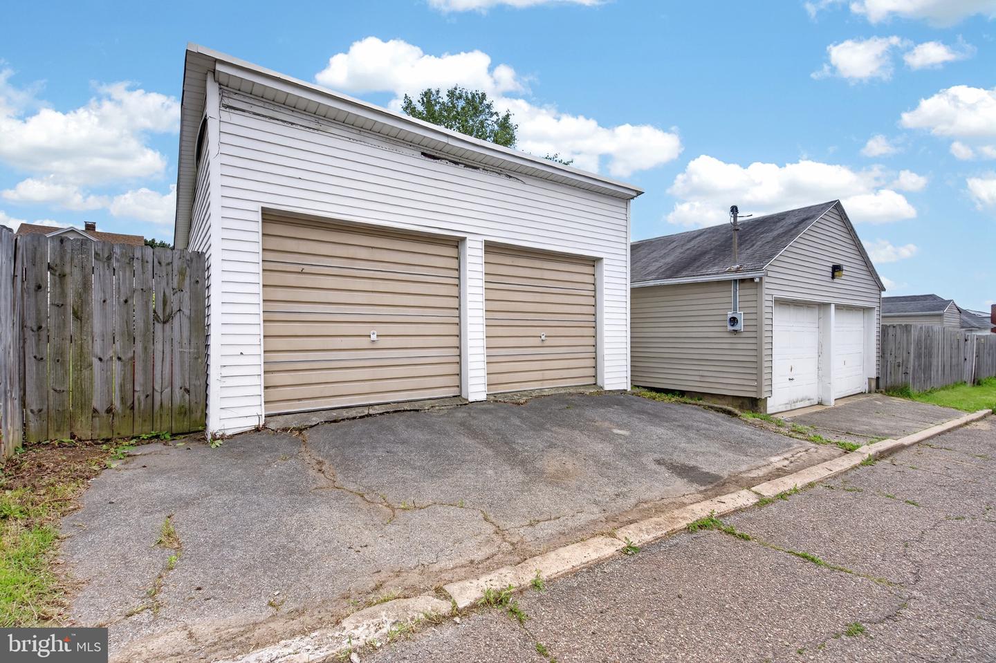 43 E Phillips St Property Photo 46