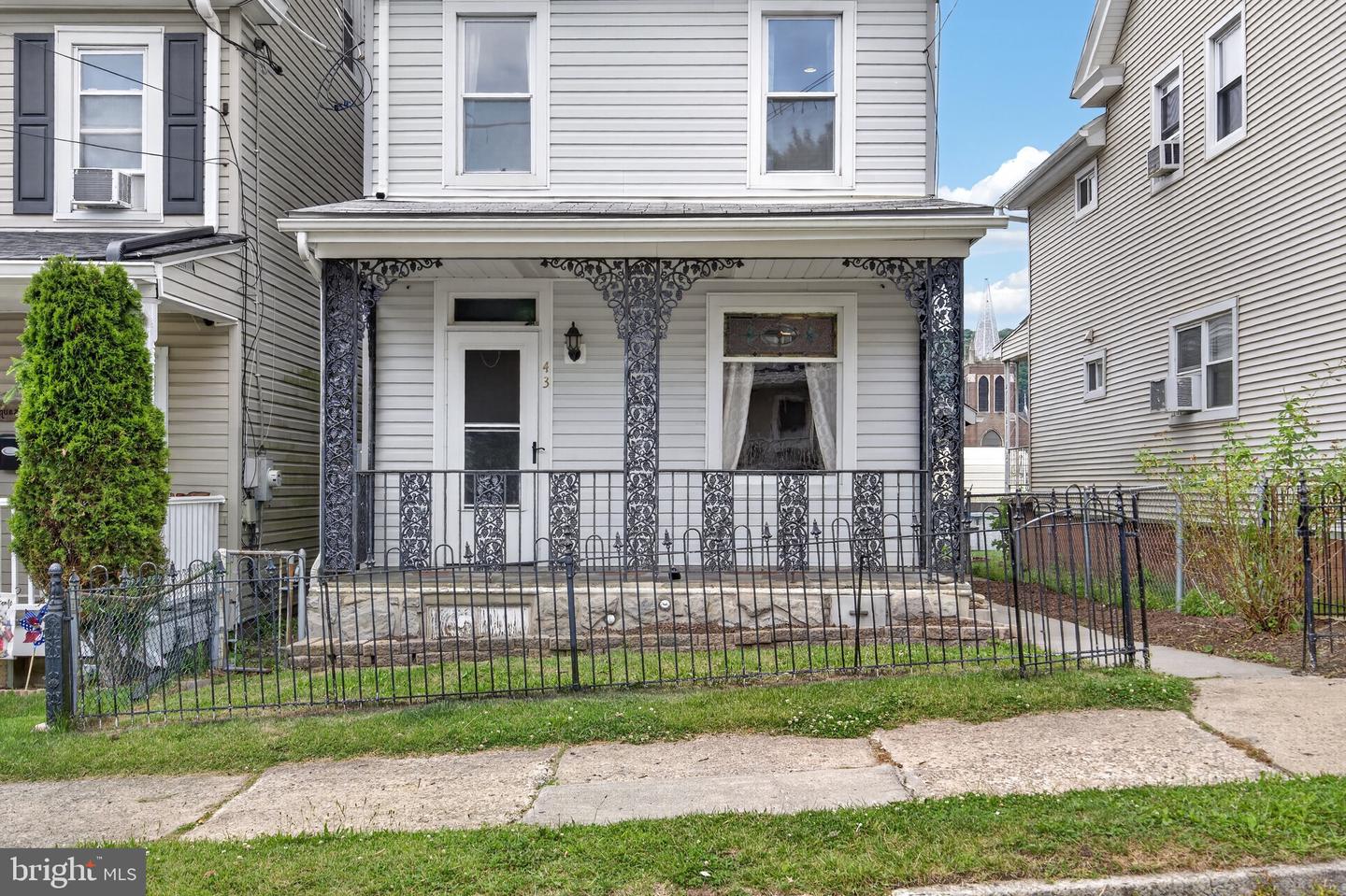 43 E Phillips St Property Photo 49