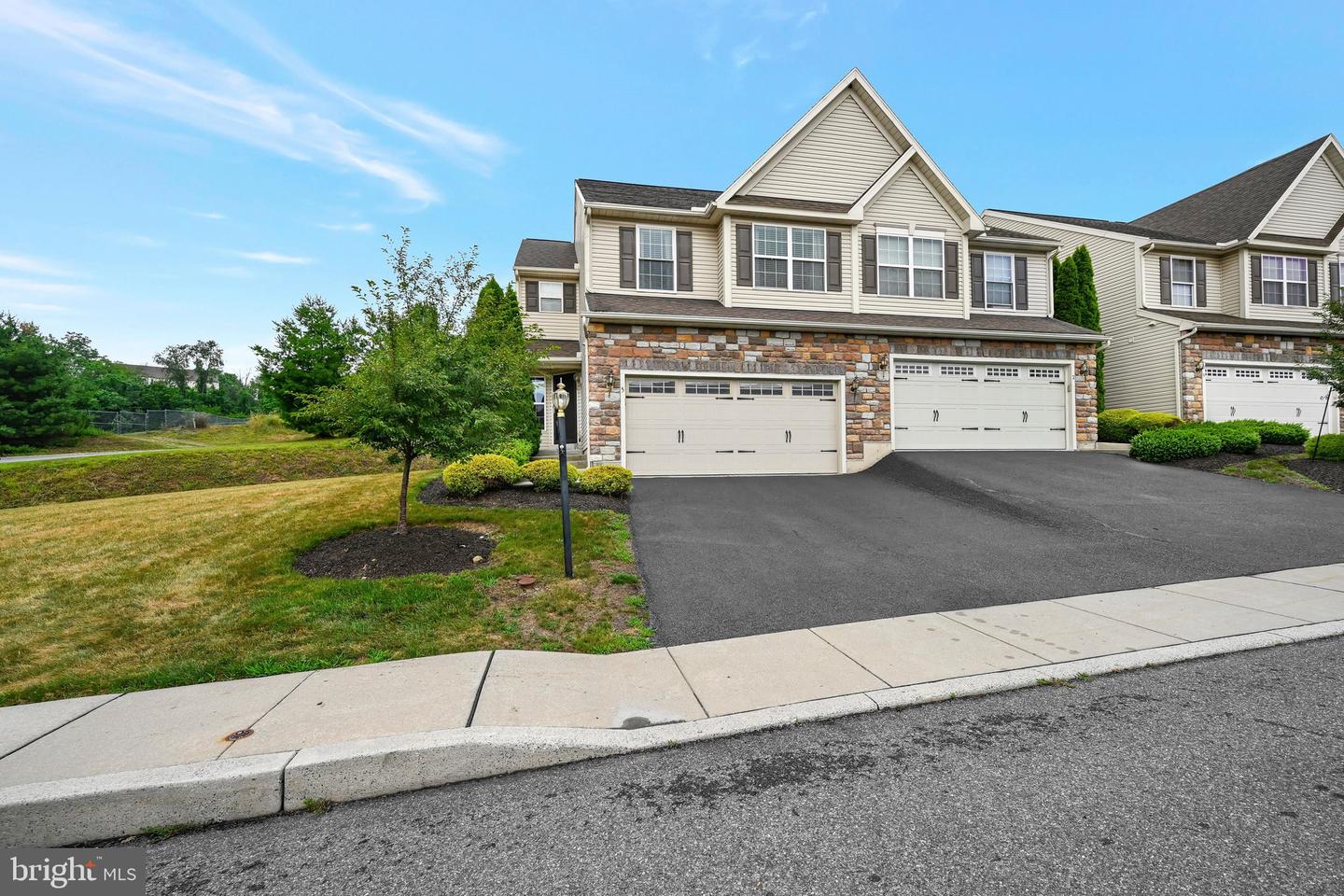 5 E Abby Ln Property Photo 1