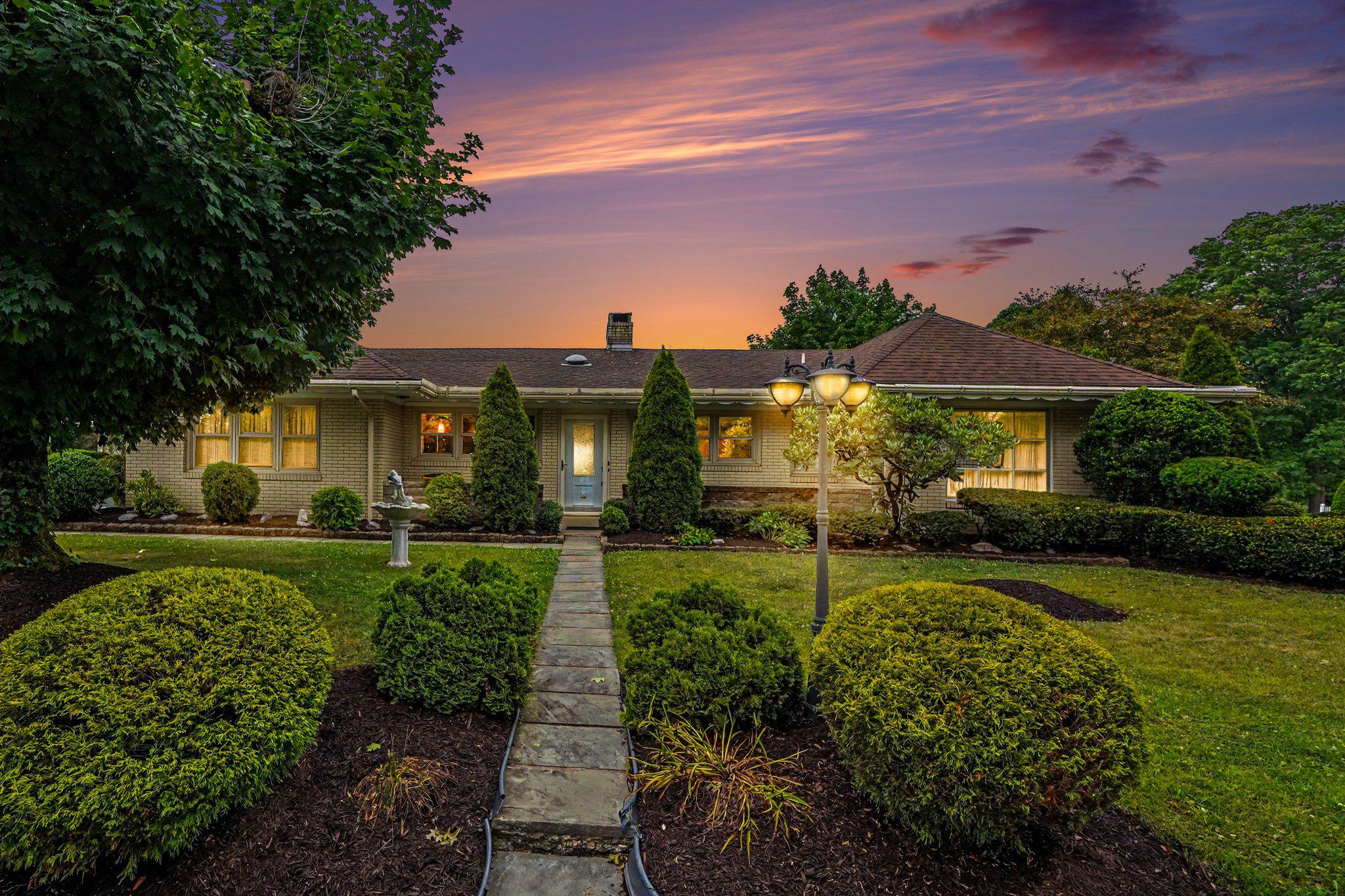 500 Hillcroft Property Photo 1
