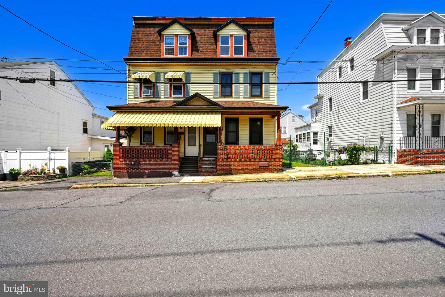 308 N 3rd St Property Photo 1