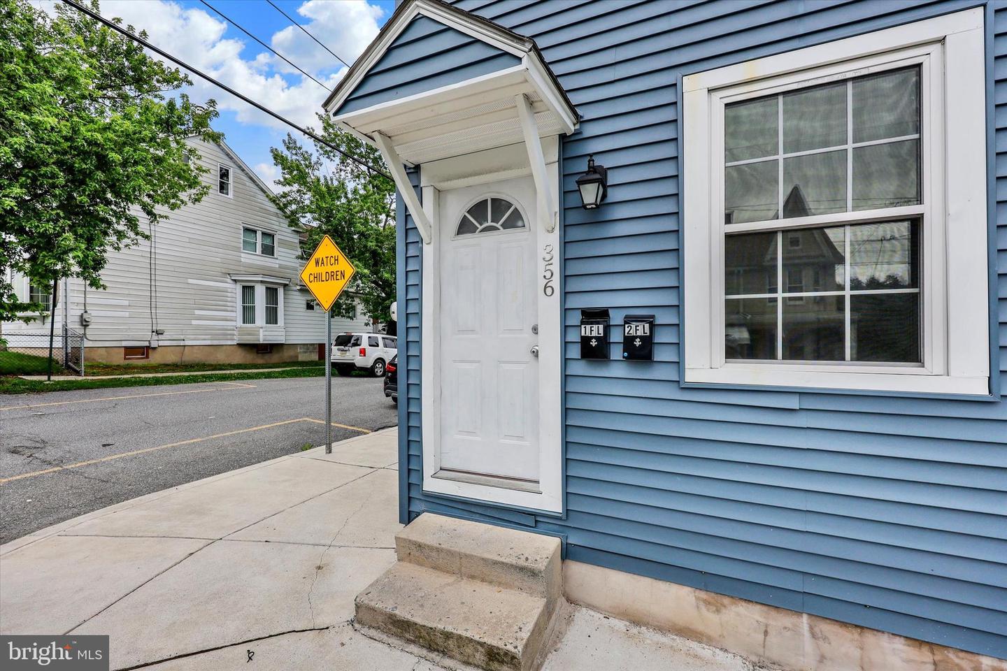 356 E Union St Property Photo 2