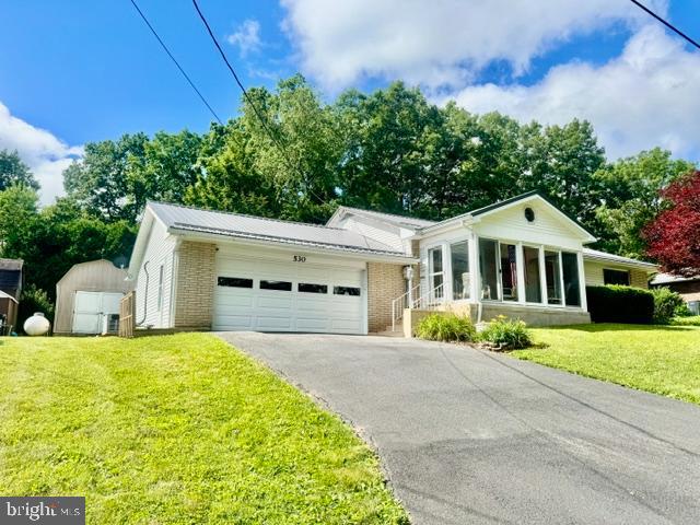 530 W Nicholas St Property Photo 1