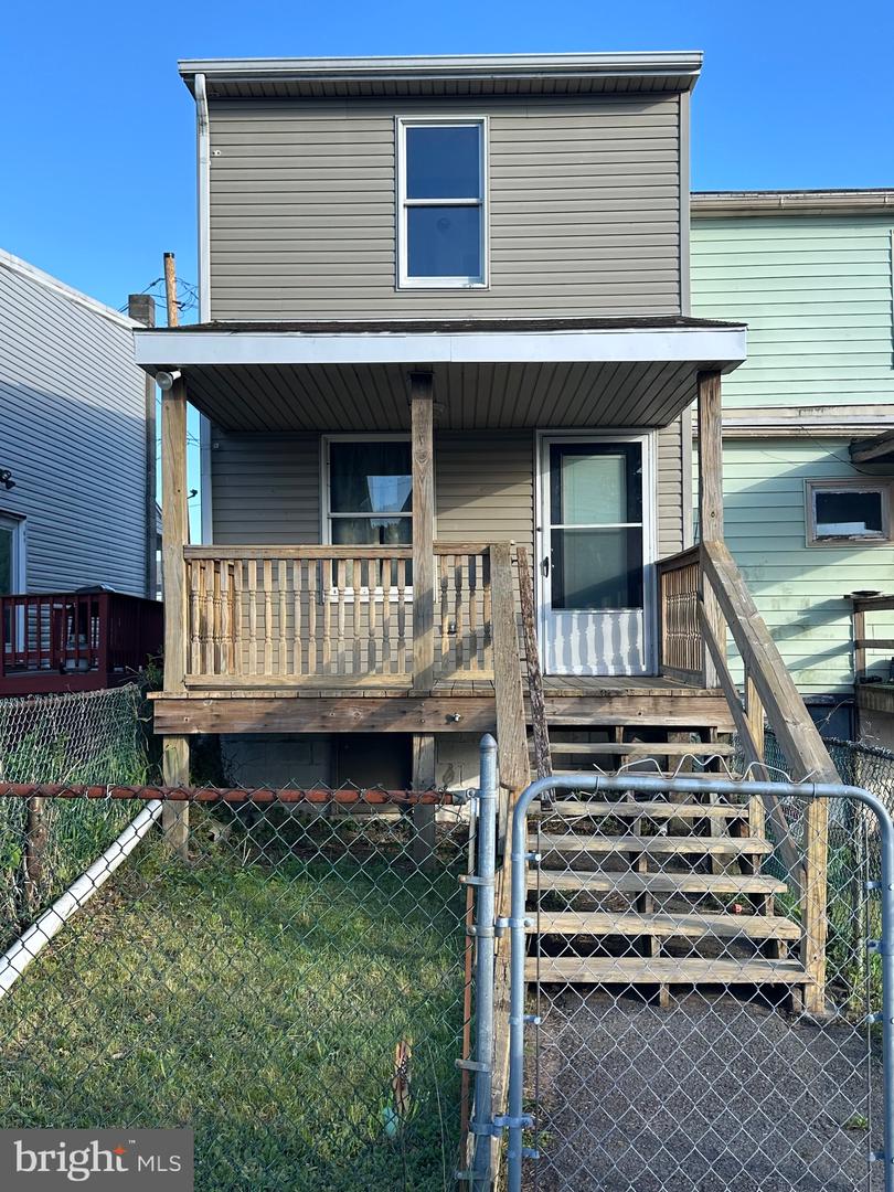 531 W Howard St Property Photo 2