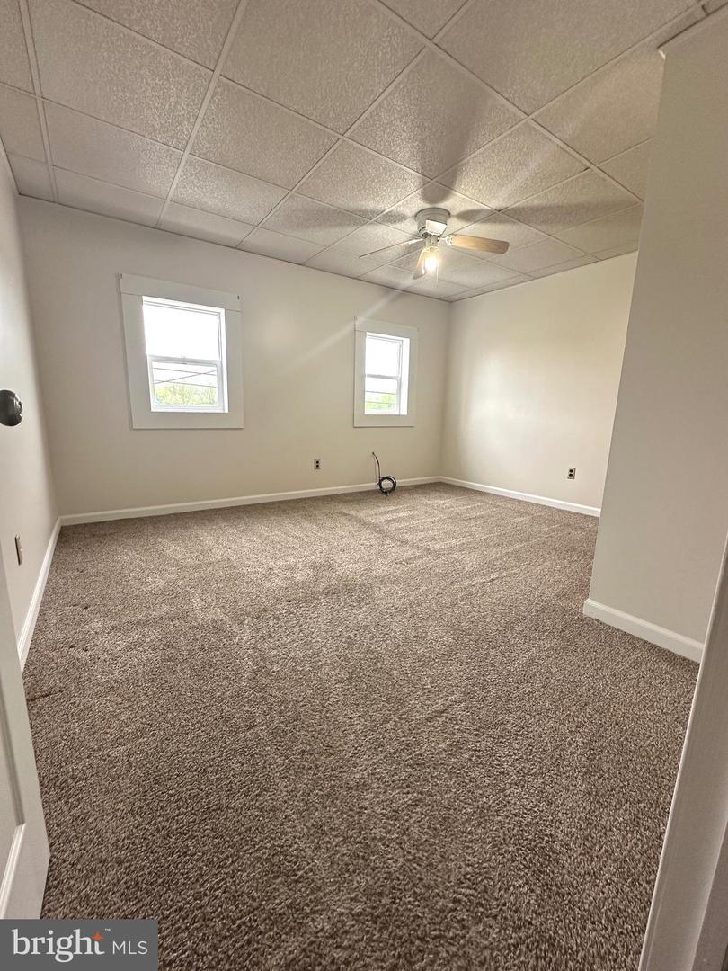 531 W Howard St Property Photo 3