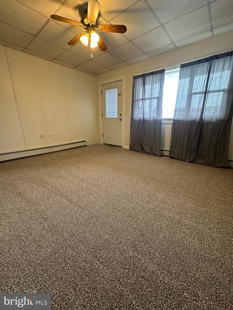 531 W Howard St Property Photo 12