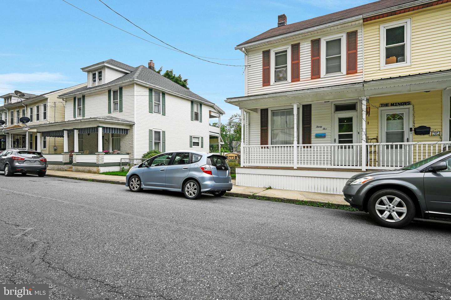 35 Clay St Property Photo 3