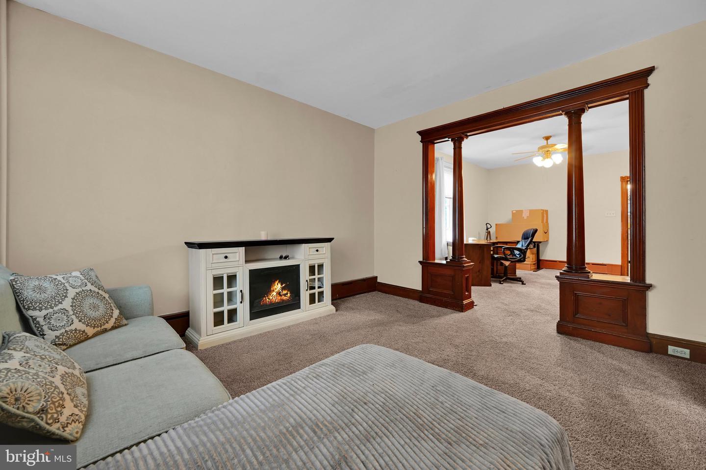 35 Clay St Property Photo 6