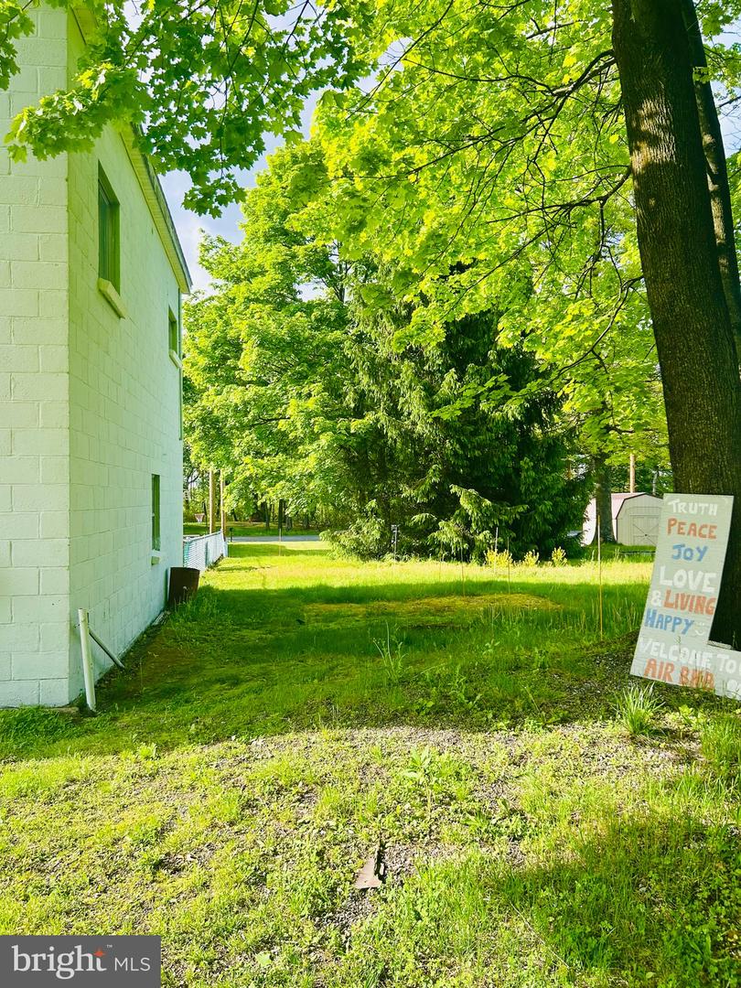 221 Main St Property Photo 4