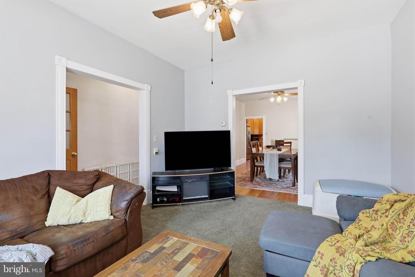 506 W Market St Property Photo 5