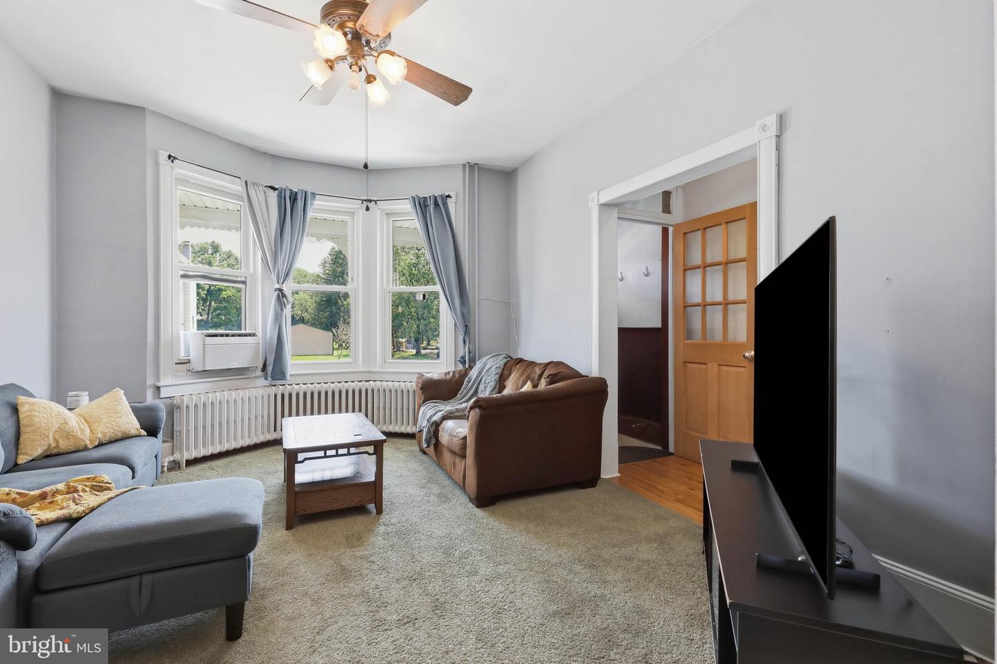 506 W Market St Property Photo 6