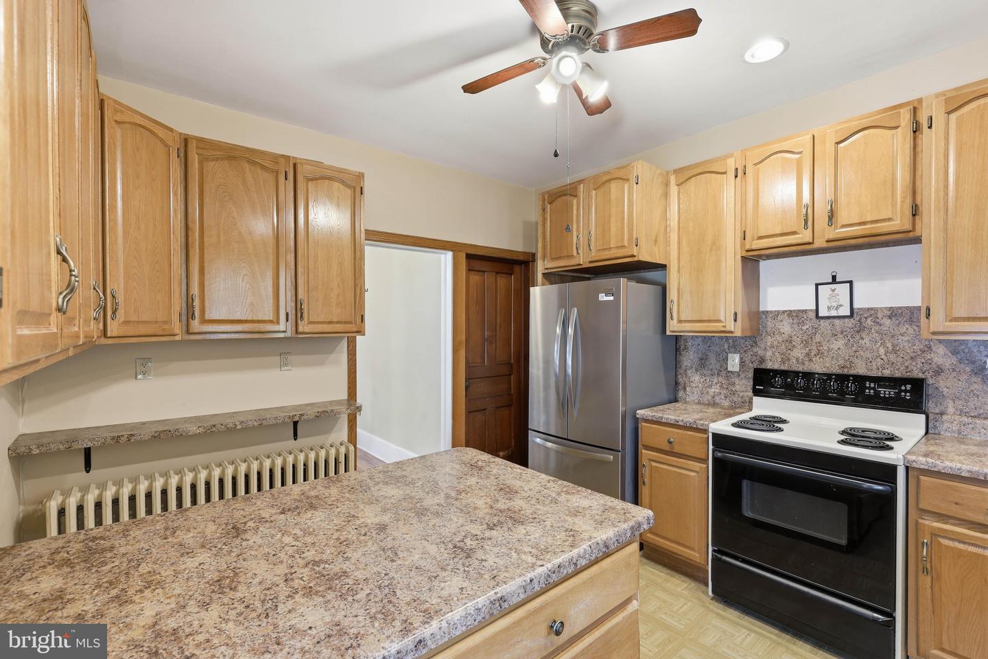 506 W Market St Property Photo 10