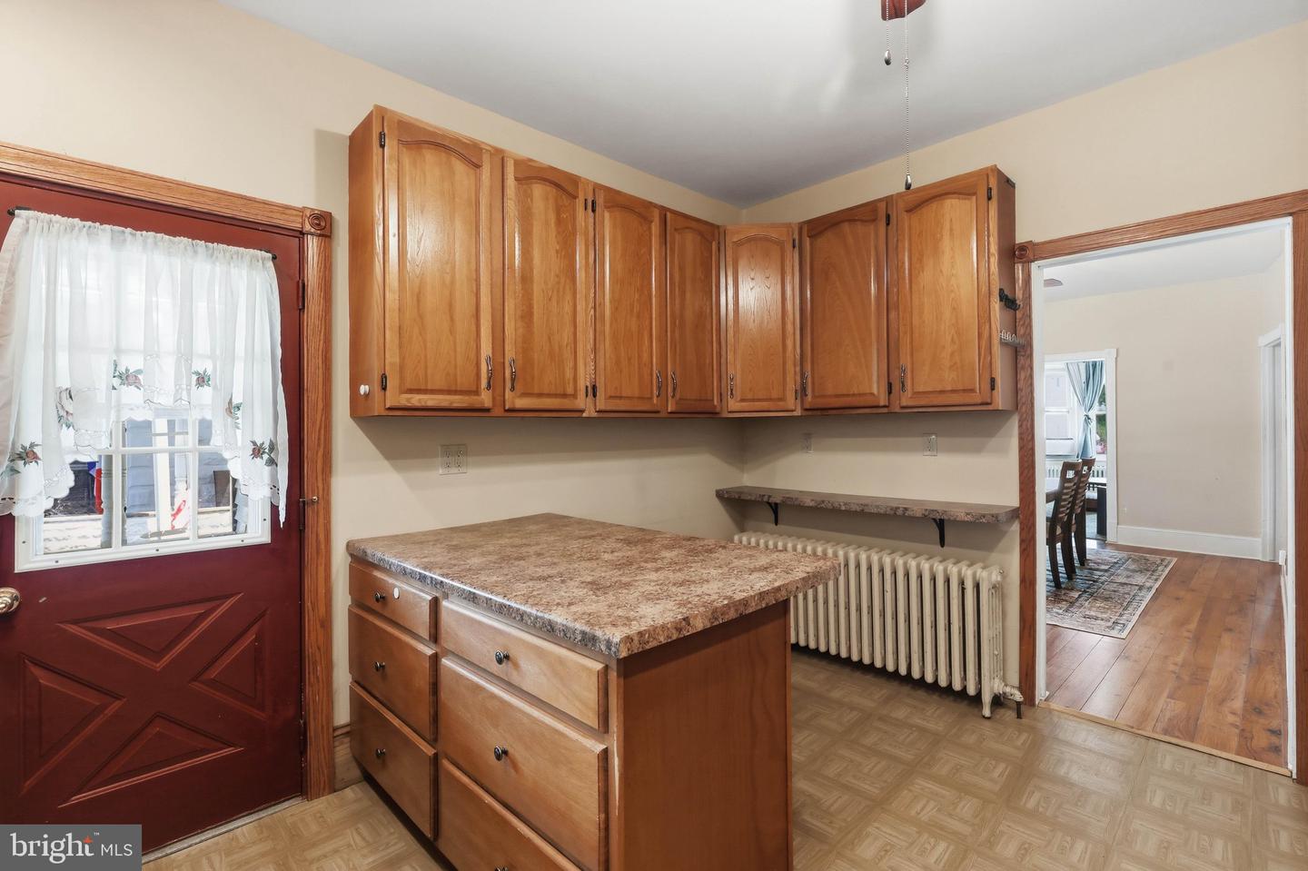 506 W Market St Property Photo 11