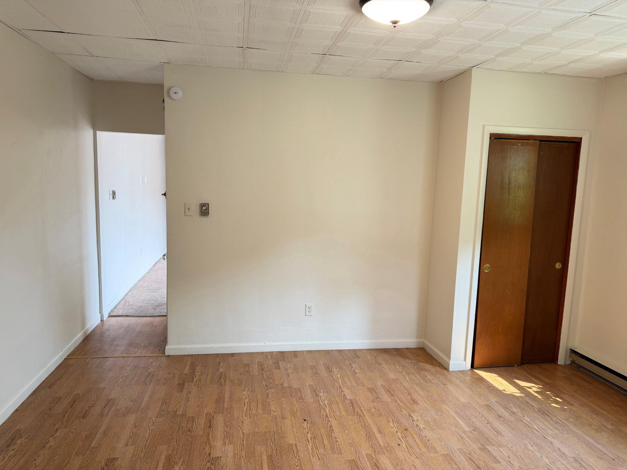 114 E Ruddle St Property Photo 4