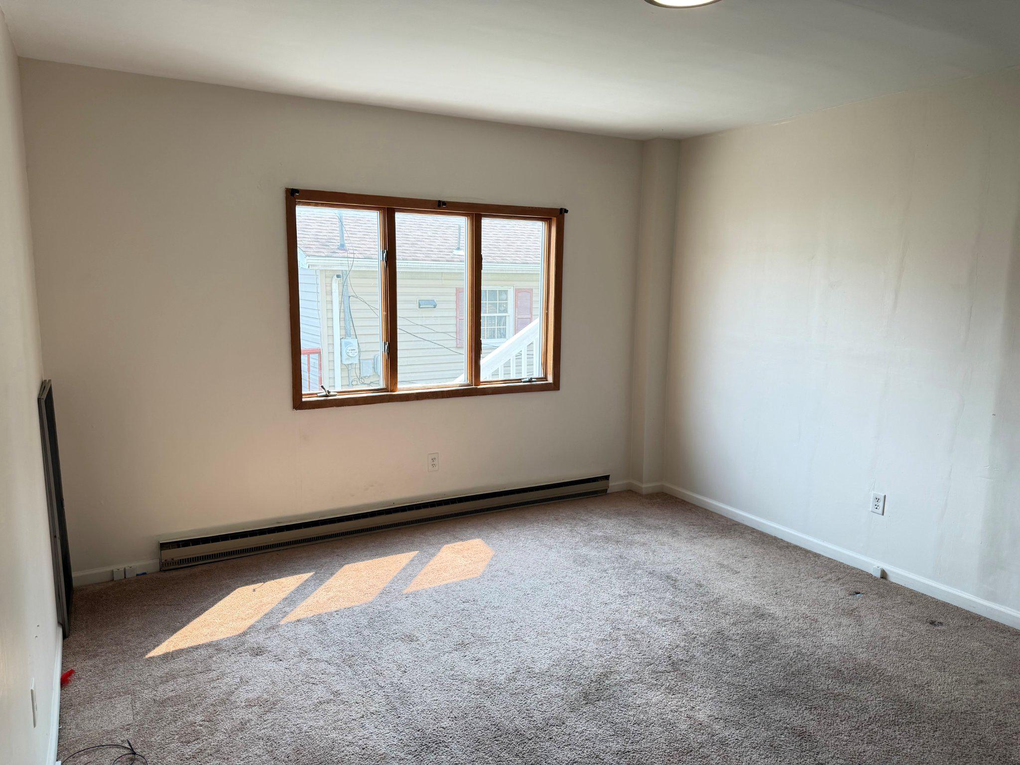 114 E Ruddle St Property Photo 7