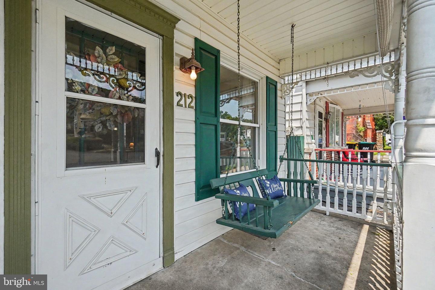 212 E Biddle St Property Photo 3