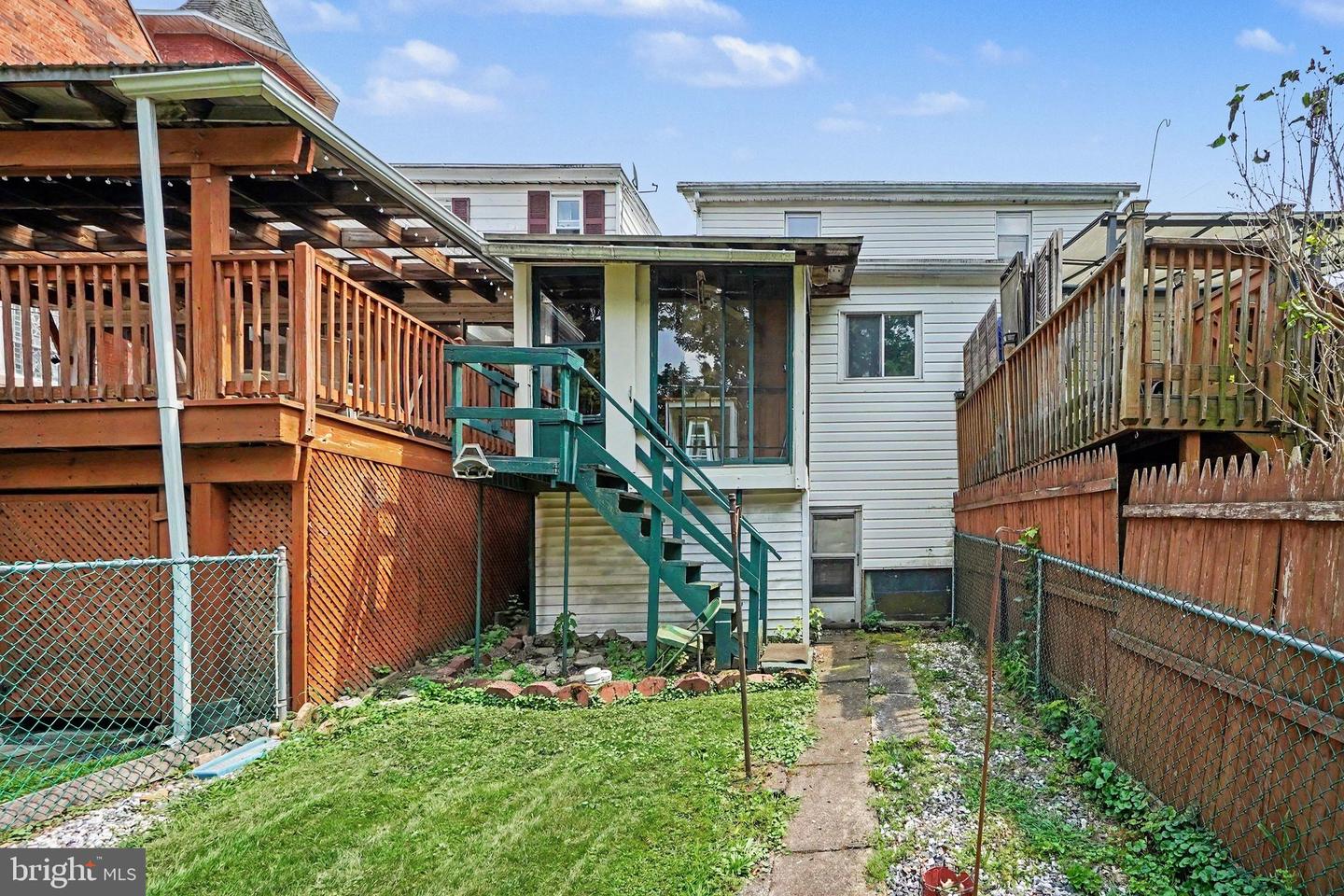 212 E Biddle St Property Photo 22