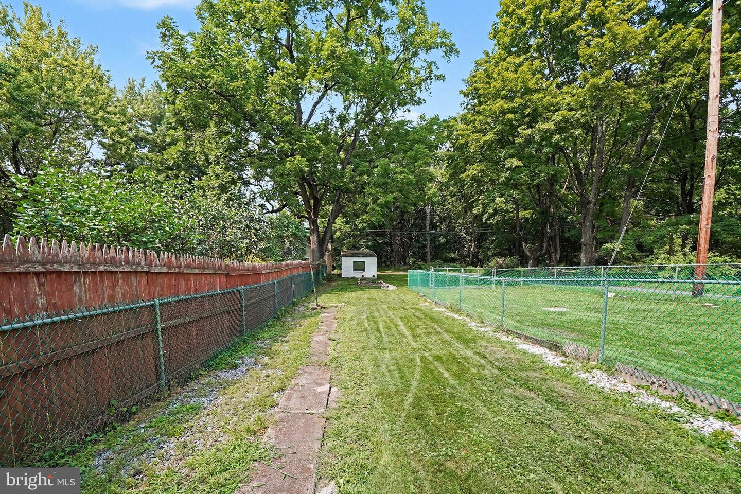 212 E Biddle St Property Photo 23