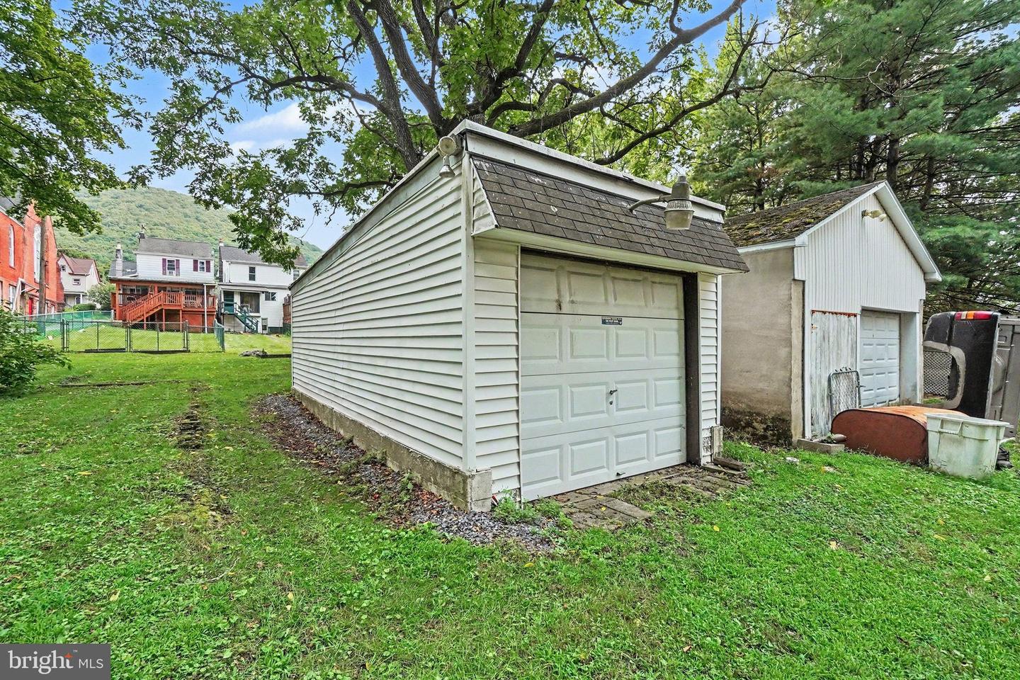 212 E Biddle St Property Photo 25